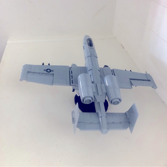 A-10 Thunderbolt ll Warthog - Picture 3 of 5